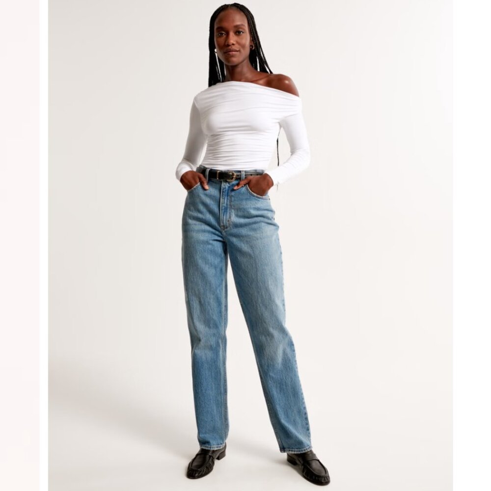 Abercrombie Medium Wash 90s Straight Ultra High Rise Size 12 XL